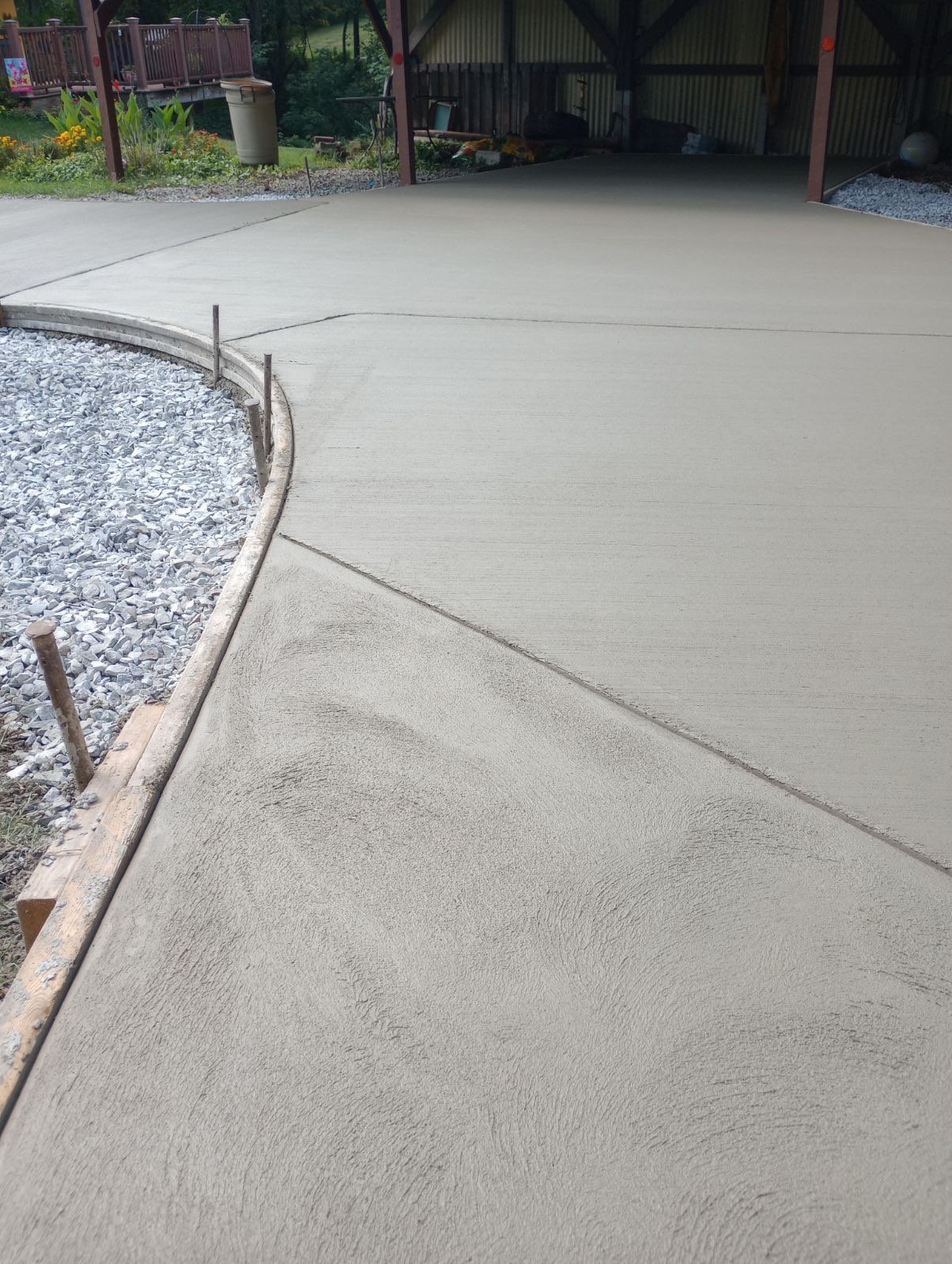 Concrete slab with gravel border
